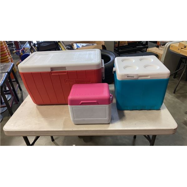 3 COOLERS RUBBERMAID/COLEMAN