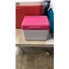 Image 2 : 3 COOLERS RUBBERMAID/COLEMAN