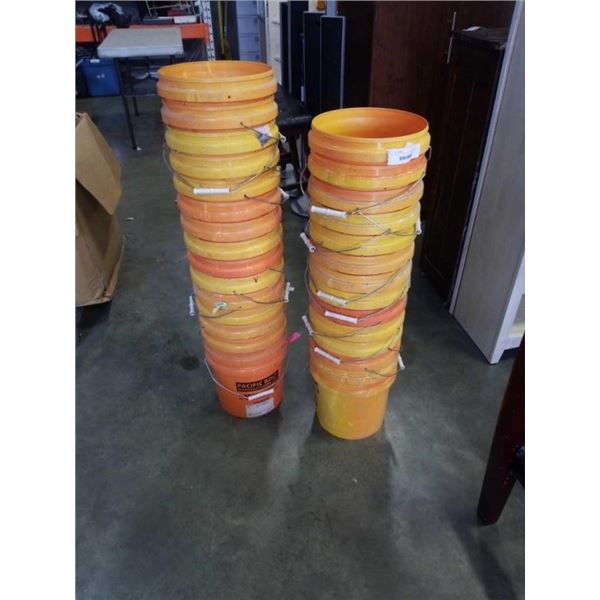 30 ORANGE PLASTIC PAILS WITH HANDLES