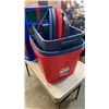 Image 2 : 3 DRAWER ORGANIZER AND STACK OF STORAGE BINS WITH LIDS