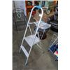 Image 1 : 2 STEP FOLDING LADDER