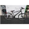 Image 1 : BLACK REEBOK BIKE