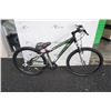 Image 1 : BLACK AND GREEN TREK BIKE