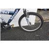 Image 3 : BLUE AND SILVER DUNLOP BIKE