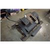 Image 2 : REESE 15,000 LBS 5TH WHEEL HITCH WITH BRACKETS AND CLIPS