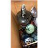 Image 3 : BOX OF STARWARS COLLECTIBLES, CUPS, FIGURES, COMICS, ETC