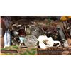 Image 1 : 2 TRAYS OF CRYSTAL, COLLECTABLES, CERAMIC VASES