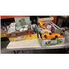 Image 1 : 3 TRAYS OF KITCHEN ITEMS, FAUCET
