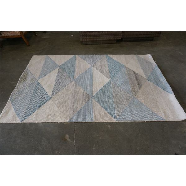 PIER 1 IMPORTS 5 X 8 FOOT AREA RUG