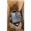 Image 2 : ZOOM 505 GUITAR PEDAL, CABLES AND MICROPHONE