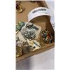 Image 3 : TRAY OF JEWELRY, PINS