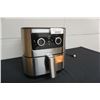 Image 1 : INSIGNIA 4.8 LITER AIR FRYER TESTED AND WORKING