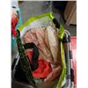 Image 2 : 2 TOTES OF EASTER AND PARTY DECORATIONS
