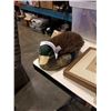 Image 2 : TOTE OF WOOD COLLECTIBLES, 3 PICTURES AND BOOT BRUSH DUCK