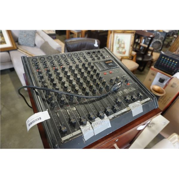 SAMICK SM-820P MIXING CONSOLE