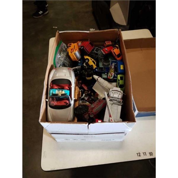 BOX OF DIE CAST VEHICLES