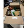 Image 1 : BOX OF VINTAGE COLLECTIBLES AND CRYSTAL