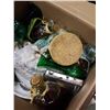 Image 2 : BOX OF VINTAGE COLLECTIBLES AND CRYSTAL