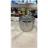 Image 10 : SET OF ALL-CLAD STAINLESS POTS AND PANS, AND KIRKLAND SIGNATURE MIXING BOWL SET