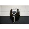 Image 1 : INSIGNIA 5 LITRE AIR FRYER WORKING