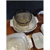 Image 3 : LOT OF VINTAGE PYREX WARES