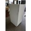 Image 5 : ELECTROLUX UPRIGHT FREEZER - 51 INCHES TALL, 2 FOOT WIDE