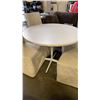 Image 2 : ROUND WHITE DINING TABLE W/ 4 CHAIRS