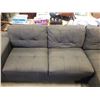 Image 4 : 2 PIECE SECTIONAL SOFA WITH OTTOMAN