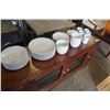 Image 1 : WILLIAMS SONOMA BRASSERIE WHITE DISH SET - 55 PIECES
