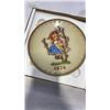 Image 2 : 3 HUMMEL ANNUAL COLLECTOR PLATES W/ BOX 1976-1978