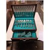 Image 2 : COMMUNITY AFFECTION SILVER PLATE CUTLERY IN CANTEEN