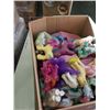 Image 2 : BOX OF OF HASBRO 1982 MY LITTLE PONIES AND PLAY BARN APPROX 50
