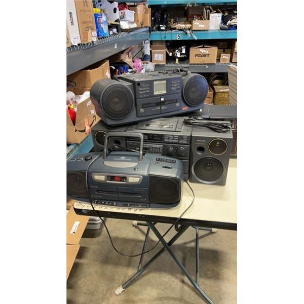 4 BOOMBOX STEREOS