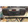 Image 2 : 4 BOOMBOX STEREOS