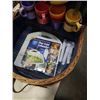 Image 3 : 5FT X 6FT FLEECE WOLF BLANKET AND 42" X 48" QUILT WITH PICNIC BASKET SET IN WICKER CASE