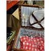 Image 4 : PICNIC BASKET SET AND WICKER BASKETS