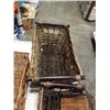 Image 8 : PICNIC BASKET SET AND WICKER BASKETS