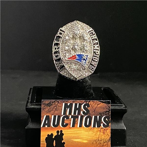 NEW ENGLAND PATRIOTS N.F.L 2016 "BRADY" CHAMPIONSHIP REPLICA RING (ref648)