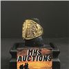 Image 3 : ANAHEIM ANGELS M.L.B 2002 "SALMON" CHAMPIONSHIP REPLICA RING (refR23)