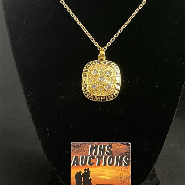 EDMONTON OILERS 1990 N.H.L CHAMPIONSHIP NECKLACE (ref1162)