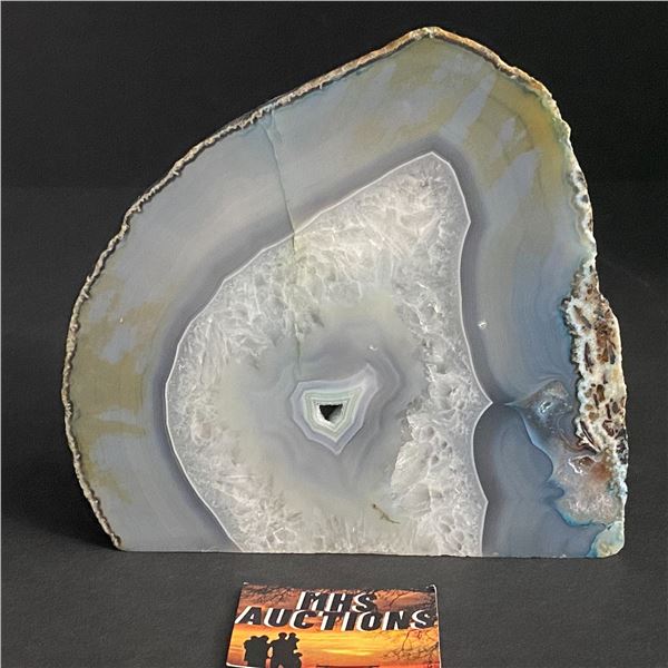 AGATE POLISHED ONE SIDE CRYSTAL ROCK