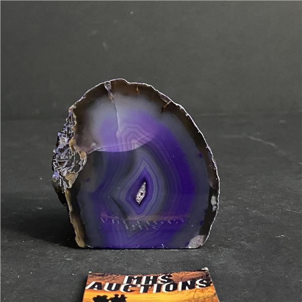 AGATE POLISHED ONE SIDE CRYSTAL ROCK