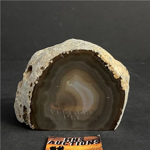 AGATE POLISHED ONE SIDE CRYSTAL ROCK