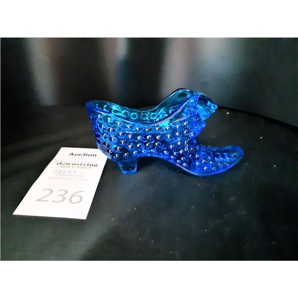 Hobnail Glass Slipper Cat A