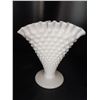 Image 2 : Hobnail Fan Vase Cat A