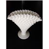 Image 2 : Hobnail Fan Vase Cat A