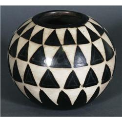 1 ETHNOGRAPHIC BLACKWARE POTTERY VASE, 7" hig