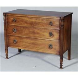 1 SHERATON STYLE MAHOGANY CHEST OF DRAWERS mi