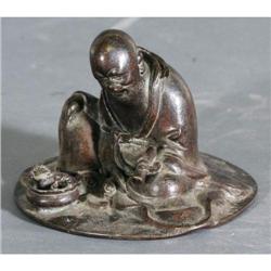 1 CHINESE BRONZE FIGURE OF A SEATED SCHOLAR,