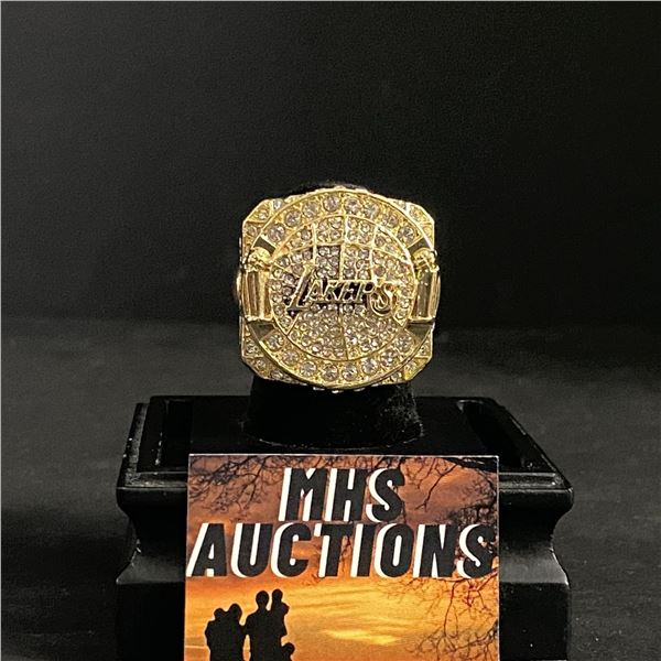 LOS ANGELES LAKERS 2010  BRYANT  CHAMPIONSHIP REPLICA RING (ref432)